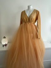 Load image into Gallery viewer, Maternity photoshoot gown with tule skirt. Maxi floor length Pregnancy dress Mustard Gold 
