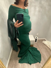 Load image into Gallery viewer, An emerald green maternity photoshoot gown. You can rent or buy this dress for your pregnancy.
