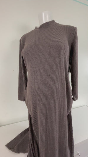 Old Navy maternity sweater dress. Brown. Maternity clothes Canada Affordable Pregnancy Pregnant