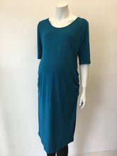 Load image into Gallery viewer, L HAZEL AND JOOLS Maternity Classic Gathered Dress Elbow Sl in Moroccan
