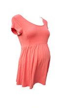 Load image into Gallery viewer, M Stork &amp; Babe maternity Top in Pink with Smocking

