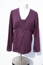 Charger l&#39;image dans la galerie, XL Thyme Maternity &amp; Feeding top in Plum
