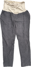 Load image into Gallery viewer, M Motherhood Maternity Crop Pants in Grey 27&quot; Inseam
