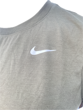 Charger l&#39;image dans la galerie, M The Nike Maternity Tee Dri Fit in Olive Green
