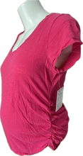 Cargar imagen en el visor de la galería, L Old Navy Maternity Short Sleeve top in Pink
