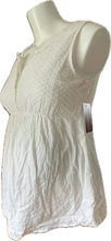 Charger l&#39;image dans la galerie, M H&amp;M Mama Maternity blouse in White
