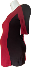 Charger l&#39;image dans la galerie, M Thyme Maternity Short Sleeve top in Black and Red
