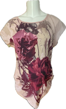 Cargar imagen en el visor de la galería, M Motherhood Maternity Short Sleeve top in Pink Floral
