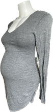 Load image into Gallery viewer, M Stork &amp; Babe maternity Long top in Grey
