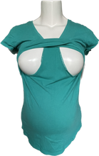 Load image into Gallery viewer, M Thyme Maternity Feeding top in Green
