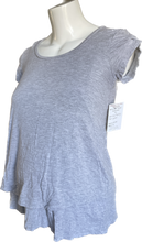 Charger l&#39;image dans la galerie, XS Old Navy Maternity and Feeding top
