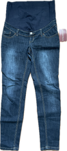 Cargar imagen en el visor de la galería, XS Thyme Maternity Skinny Jeans in Dark Wash
