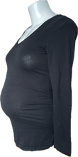 Cargar imagen en el visor de la galería, XS Gap Pur Body Maternity Long Sleeve top in Black
