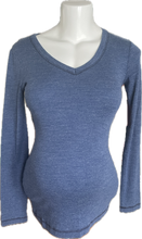 Load image into Gallery viewer, S Gap Maternity The Bowery V-neck in Blue
