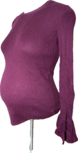 Charger l&#39;image dans la galerie, CLEARANCE S Gap Maternity Sweater in Raspberry
