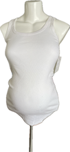 Charger l&#39;image dans la galerie, M Gao Maternity Tank Top The Essentials in White
