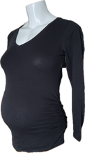 Load image into Gallery viewer, XS Old Navy Maternity Long Sleeve top in Black
