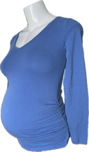 Load image into Gallery viewer, XS Old Navy Maternity Long Sleeve top in Blue
