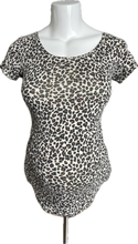 Load image into Gallery viewer, S H&amp;M Mama Maternity T-Shirt in Animal Print
