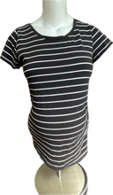 Cargar imagen en el visor de la galería, M Bump Start Maternity  Black and White Stripe Top
