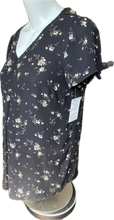 Load image into Gallery viewer, M Thyme Maternity Blouse in Black Floral
