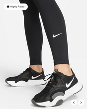 Charger l&#39;image dans la galerie, M Nike Maternity Leggings in Black
