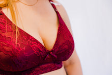 Charger l&#39;image dans la galerie, Momzelle Lace Nursing bra Burgundy and black. Breastfeeding Pregnancy Pregnant sexy

