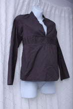 Charger l&#39;image dans la galerie, Old Navy Maternity Long Sleeve Pullover Blouse in Grey Size S

