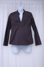 Load image into Gallery viewer, Old Navy Maternity Long Sleeve Pullover Blouse in Grey Size S
