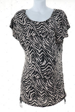 Load image into Gallery viewer, CLEARANCE M H&amp;M Maternity Short Sleeve Tunic.
