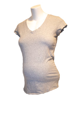  Thyme Maternity Fitted T-shirt in Light Grey Size Large. Affordable Canadian Pregnant Pregnancy clothes sustainable maternity preloved