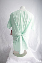 Cargar imagen en el visor de la galería, Thyme Maternity Short Sleeve Top with Pocket mint green Pregnancy clothes 
