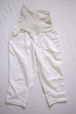 Motherhood Maternity White Denim Capris jeans crops pants summer Affordable Canadian Pregnant Pregnancy clothes sustainable maternity preloved 