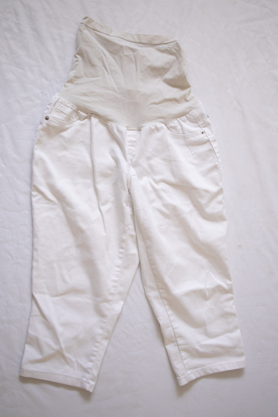 Motherhood Maternity White Denim Capris jeans crops pants summer Affordable Canadian Pregnant Pregnancy clothes sustainable maternity preloved 