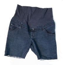 Load image into Gallery viewer, M Thyme Maternity cut off Jean Shorts
