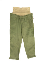 Load image into Gallery viewer, S H&amp;M Mama Green Crop Pant 24&quot; Inseam
