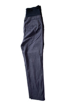 Load image into Gallery viewer, Gap maternity khaki pant in navy. Skinny pant for summer pregnancy maternity clothes 
