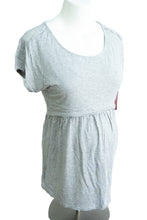 Charger l&#39;image dans la galerie, M Momzelle Maternity &amp; Feeding top Florence in Grey
