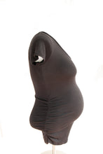 Cargar imagen en el visor de la galería, XS A pea in the pod maternity T-shirt in Black
