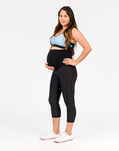 Charger l&#39;image dans la galerie, Black compression leggings for a fit pregnancy. Maternity clothes by Cadenshae. Yoga pant.
