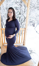 Cargar imagen en el visor de la galería, Long sleeve mermaid maternity photoshoot gown in navy. Pregnancy dress maxi floor length
