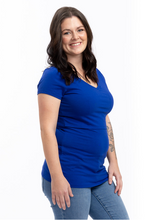 Charger l&#39;image dans la galerie, A lift access basic t-shirt in royal blue. This short sleeve top is for breastfeeding and is fitted. 
