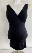 Cargar imagen en el visor de la galería, Motherhood bounce back maternity compression tank top. Postpartum 4th trimester. Maternity clothes. Black
