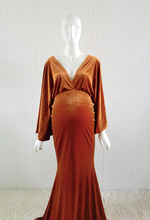 Load image into Gallery viewer, Maternity photoshoot gown in Rust. Brown trending colour maternity dress. Floor length Maxi Fall. Pregnant Pregnancy
