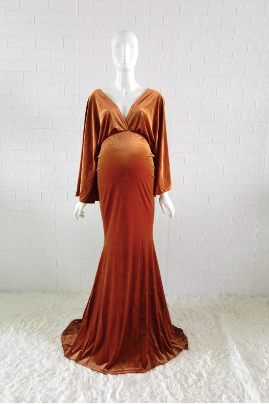 Maternity photoshoot gown in Rust. Brown trending colour maternity dress. Floor length Maxi Fall. Pregnant Pregnancy