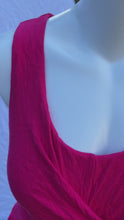 Charger et lire la vidéo dans la visionneuse de la Galerie,  Stork &amp; Babe Maternity Tank Top in Pink Tunic Length Knot Size Large. Affordable Canadian Pregnant Pregnancy clothes sustainable maternity preloved 
