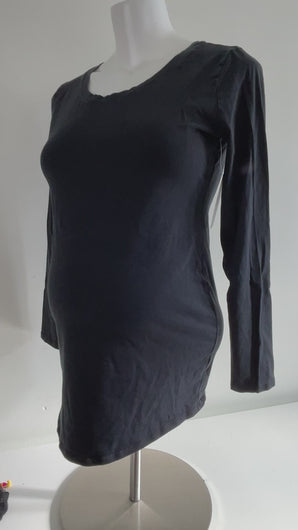 Thyme Maternity Fitted Basic Long Sleeve T-shirt in Black Size Large. Affordable Canadian Pregnant Pregnancy clothes sustainable maternity preloved 